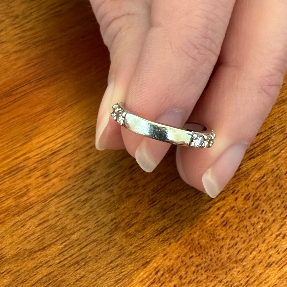 Platinum Curved Diamond Wedding Band Size 4.75 17 Diamonds - Appraised $2,750 - Picture 5 of 5